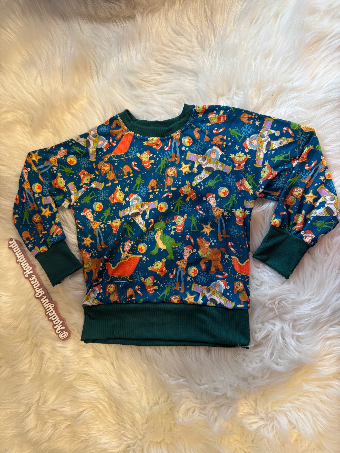 Holiday Toys Raglan 5T