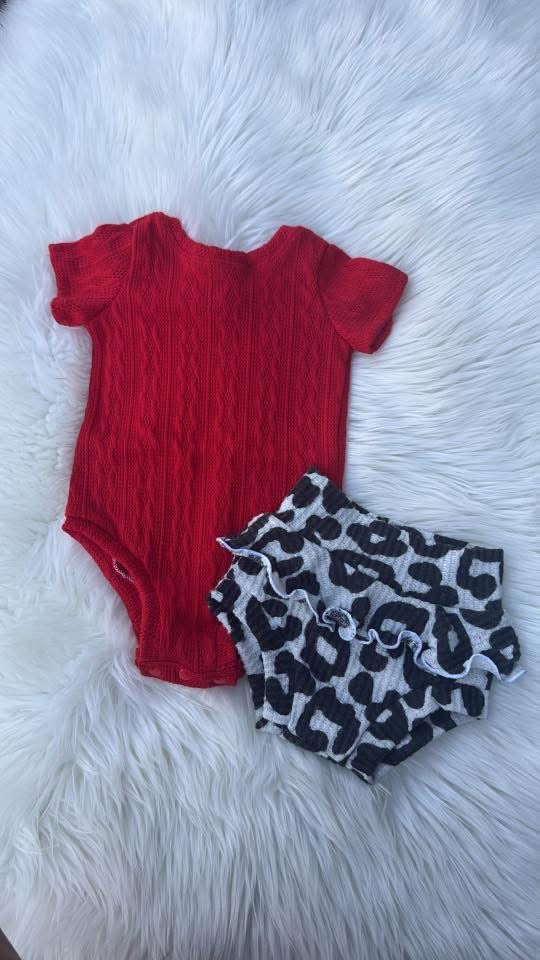 Red Scoop Leo & Leopard Skirted Bummies 18/24 M